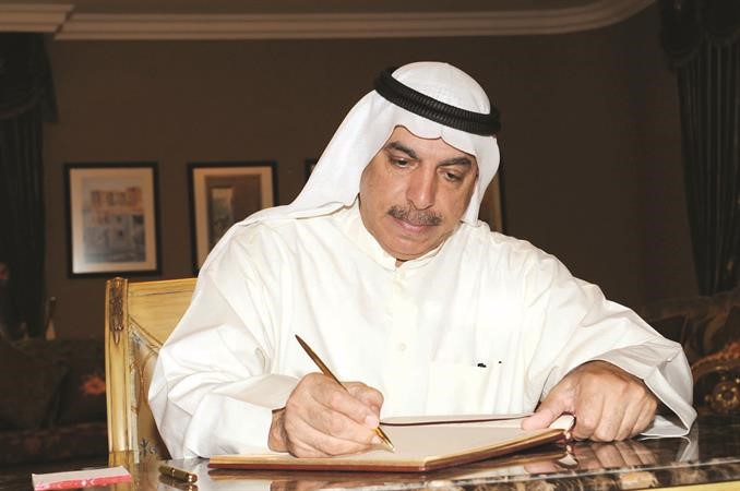 فيصل الشايع يسجل كلمة في سجل التعازي