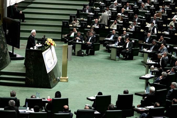  الرئيس الايراني حسن روحانيخلال القائه كلمةبالبرلمان قبيلاعتماد اعضاء حكومته امس قبل يومين افپ

