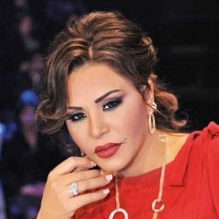 بالصور..أحلام تسبح مع إبنتيها وتغرد: بلادي الامارات لا تقولون لي أوروبا ولا أمريكا 