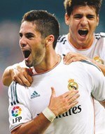 ايسكو محتفلا بتسجيلة هدف الفوز لفريقه ريال مدريد رويترز