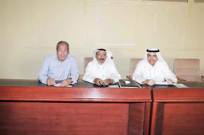 جانب من عمومية شركة الخليج للزجاج	 اسامة ابوعطية﻿