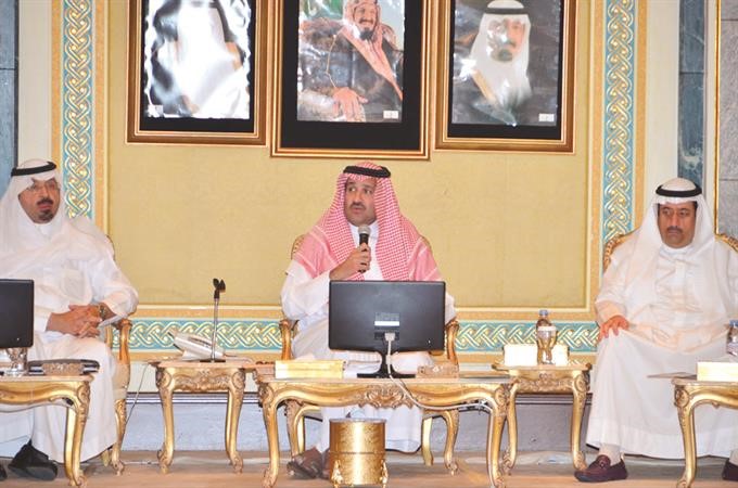 صاحب السمو الملكي الامير فيصل بن سلمان اثناء رعايته وافتتاحه انطلاق مشروع الحي التراثي المديني بفندق دار الايمان﻿