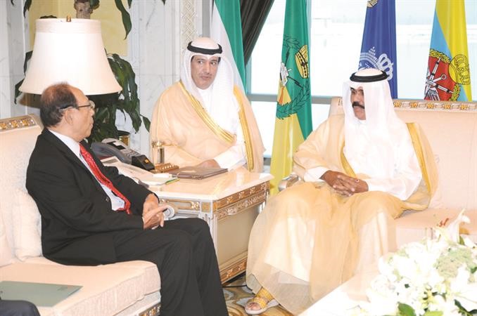 سمو نائب الامير وولي العهد الشيخ نواف الاحمد مستقبلا مبعوث رئيس وزراء ماليزيا﻿