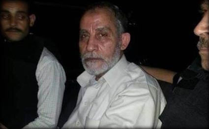 مرشد جماعة الاخوان المسلمين دمحمد بديع لحظة اعتقاله بالقاهرة امس رويترز