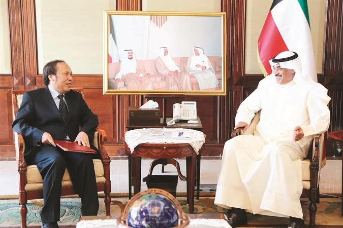 الشيخ صباح الخالد خلال لقائه سفير فيتنام ﻿