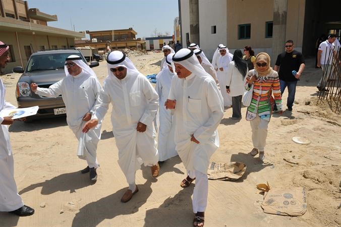 الحجرف في احدى المدارس قيد الانشاء