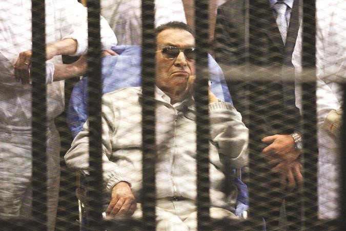 صورة ارشيفية للرئيس المصري الاسبق محمد حسني مبارك اثناء محاكمته رويترز