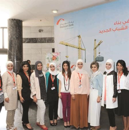 جانب من الطالبات الجديدات﻿