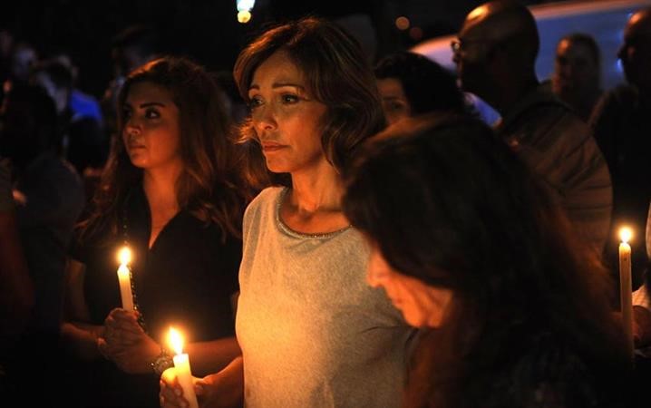 نورا جنبلاط خلال الوقفة الاحتجاجية على الهجوم الكيماوي الذي تعرضت له الغوطة الدمشقية محمود الطويل