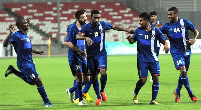 لاعبو الازرق ياملون في مواصلة الافراح بالوصول للنهائي﻿