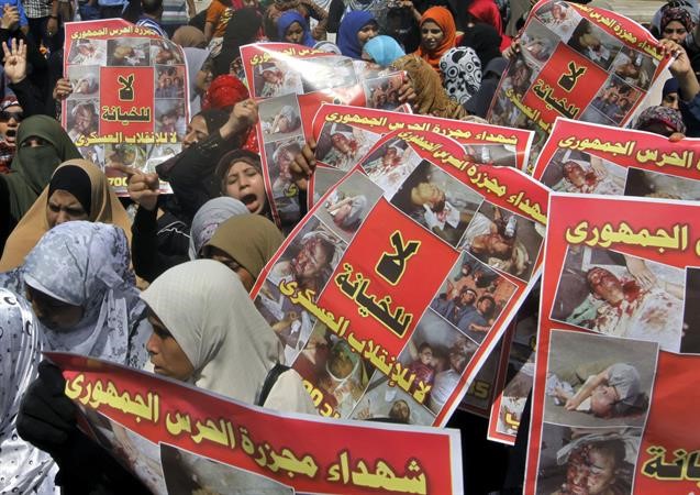 مؤيدون للرئيس المصري المعزول محمد مرسي يتظاهرون في جمعة الشهداء في القاهرة امس اپ