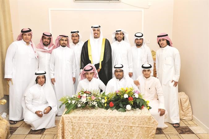  وبين عدد من المهنئين﻿