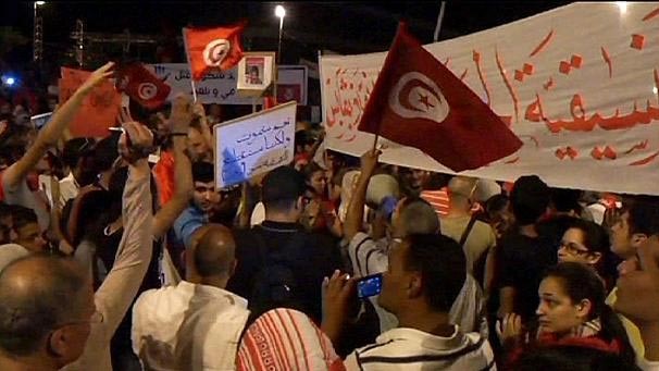 المعارضة التونسية تبدأ «أسبوع الرحيل» للإطاحة بحكومة «النهضة»