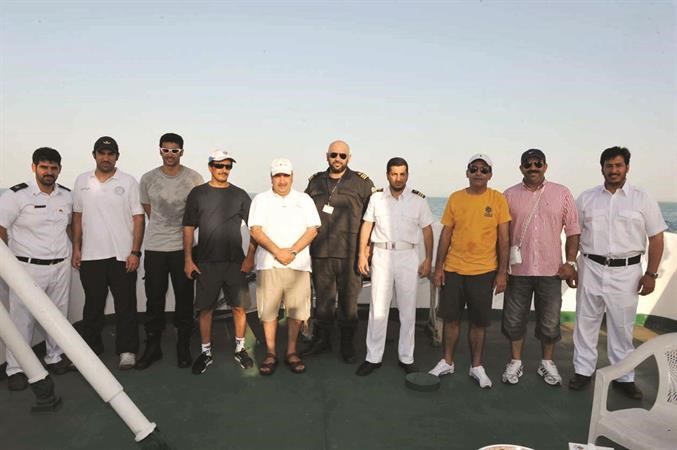  فريق الرقابة البحرية اثناء جولة صيد الروبيان هاني عبدالله