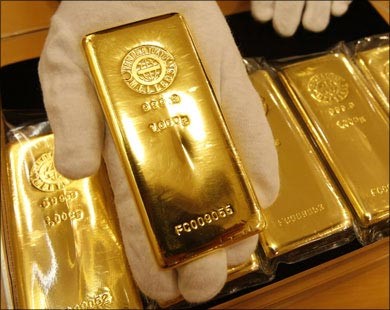 أسعار الذهب ترتفع بنحو 1.6% لتقترب من حاجز 1400 دولار للأونصة