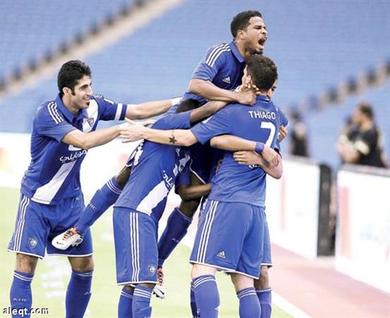 فرحة هلالية بعد احراز تياغو نيفيز الهدف الثالث