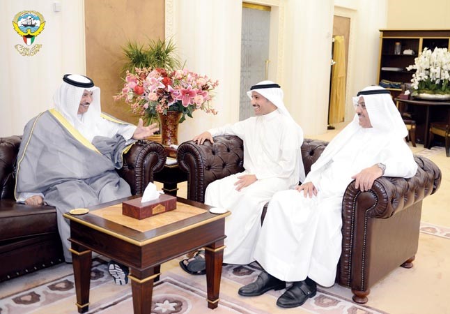 رئيس مجلس الامة مرزوق الغانم مستقبلا سمو رئيس مجلس الوزراء الشيخ جابر المبارك بحضور نائبه مبارك الخرينج