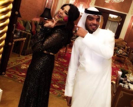 بالصور.. أحلام تؤشر بيدها " موتوا حرة " وتقول : كايدة العذال انا من يومي !