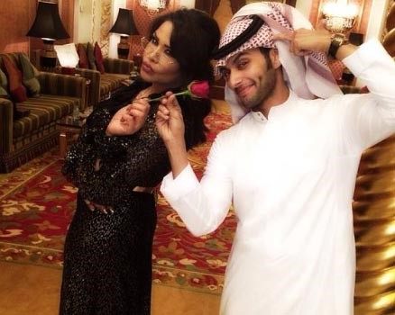 بالصور.. أحلام تؤشر بيدها " موتوا حرة " وتقول : كايدة العذال انا من يومي !