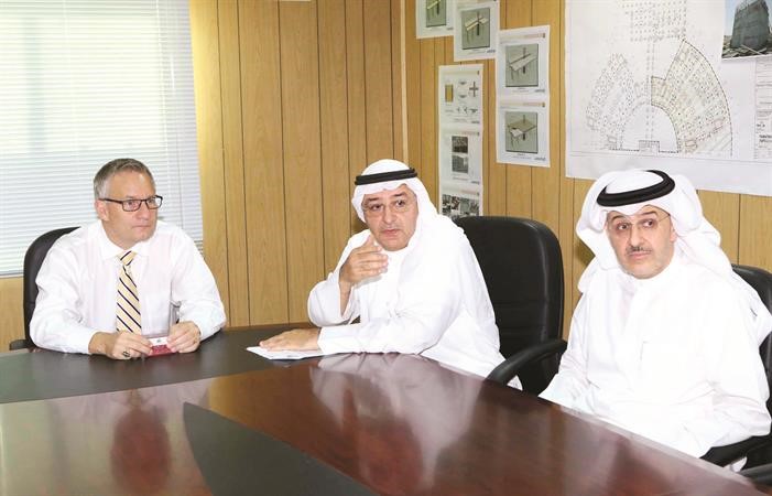 الاستماع لشرح عن مراحل العمل