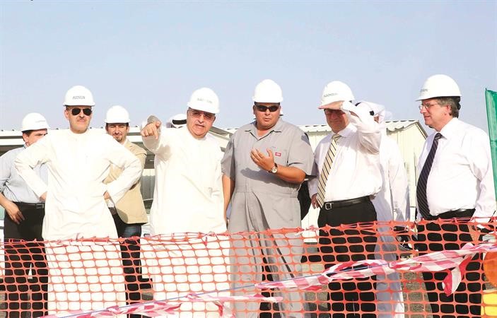 في احد مواقع العمل