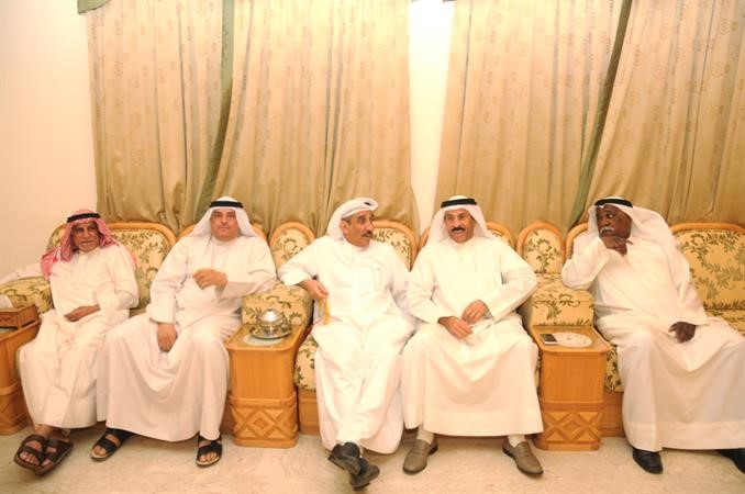 مجموعة من رواد الديوانية انور الكندري