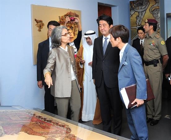الشيخة حصة الصباح تقدم شرحا حول محتويات دار الاثار