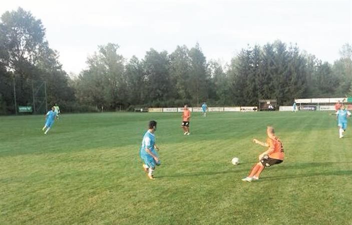 لاعبو السالمية قدموا مباراة جيدة في التجربة الاخيرة امام رابيد فيينا﻿