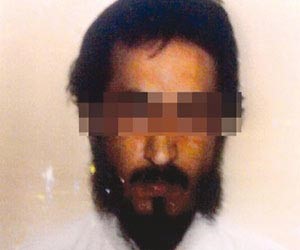بالصور.. تفاصيل الجريمة التي هزت السعودية : "الأب القاتل" أيقظ أسرته بـ"التناوب" وذبحهم بـ"دم بارد".. وغير نادم على جريمته