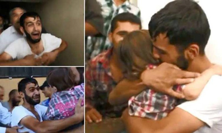 فيديو مؤثر لفرحة أب وجد ابنه بعدما كان يظن انه قتل في مجزرة الكيماوي