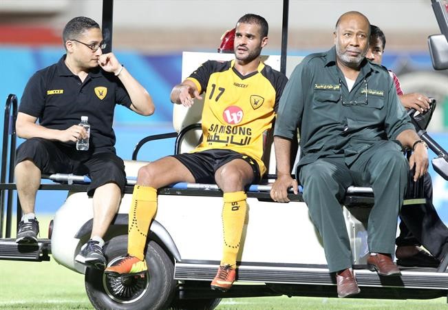 اصابة بدر المطوع في الانكل لن تؤثر على مشاركته في المباريات المقبلة الازرقكوم
