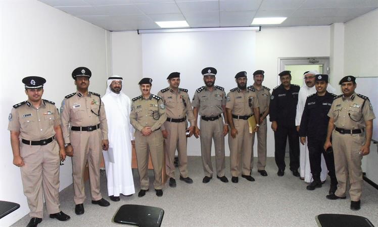 جانب من المشاركين في المحاضرة