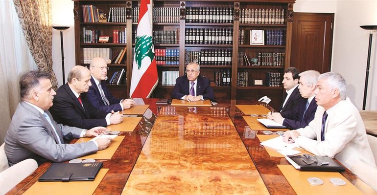 الرئيس ميشال سليمان مترئسا اجتماعا امنيا في بعبدا امس محمود الطويل 