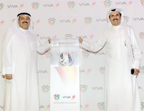 سلمان البدران مع مانع الحيان يكشفان النقاب عن كرة القدم التي ستلعب بها المباريات﻿