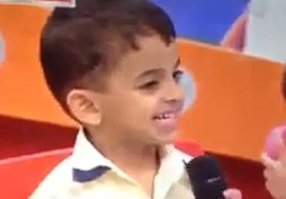 بالفيديو.. طفل " وهق " مذيع قناة الراي بسبب " مليجه " 