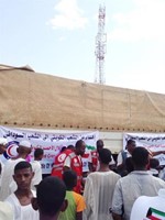  جانب من توزيع المساعدات الكويتية لمتضرري السيول بالسودان ﻿