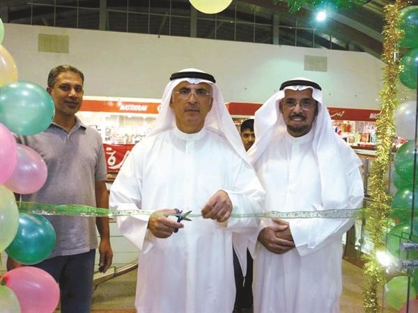 جانب من افتتاح مهرجان القرطاسية والحقائب واللوازم المدرسية ﻿