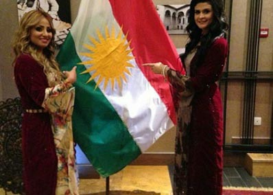 صور أثارت الجدل.. نجوم اراب ايدول يتناولون الطعام على الارض داخل منزل برواس حسين