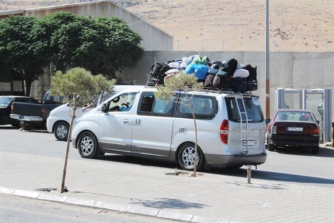 تواصل النزوح السوري باتجاه لبنان عبر نقطة المصنع	 محمود الطويل﻿