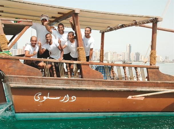 النوخذة مشعل الظفيري وبحارة شوعي دار سلوى﻿