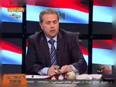 بالفيديو.. توفيق عكاشة يناشد المشاهدين شراء شامبو وكريم احد المعلنين