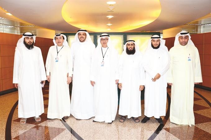  صورة جماعية لوفد الهيئة مع بعض مسؤولي التامينات