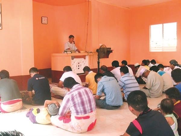 خطبة في المصلين بالمسجد
