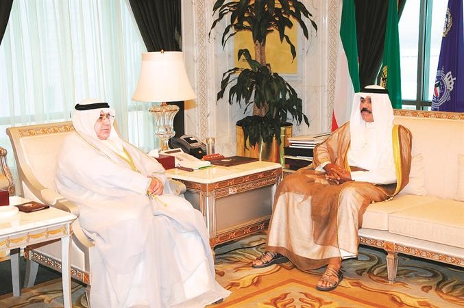 سمو نائب الامير وولي العهد مستقبلا السفير منذر العيسى