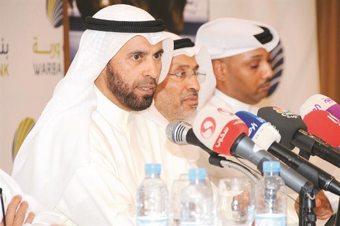 الجسار خلال الاجابة عن استفسارات الصحافيين