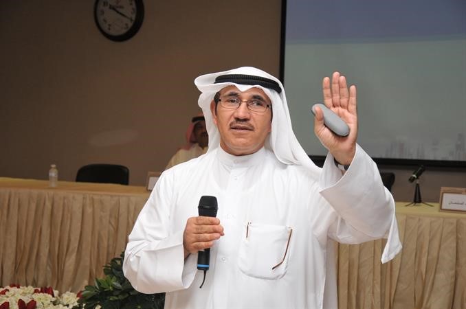 عبدالكريم الزيد متحدثا خلال العرض