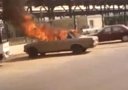 بالفيديو.. سيارة تتحرك وهي تحترق تثير الرعب في الرياض