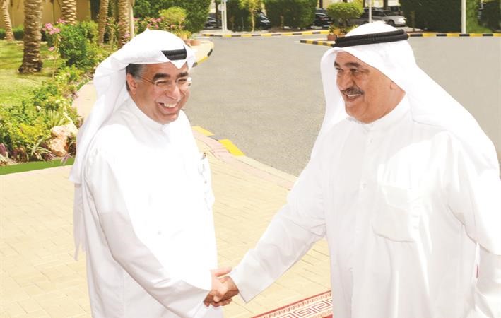 اسعد السعد لدى استقباله الوزير مصطفى الشمالي 