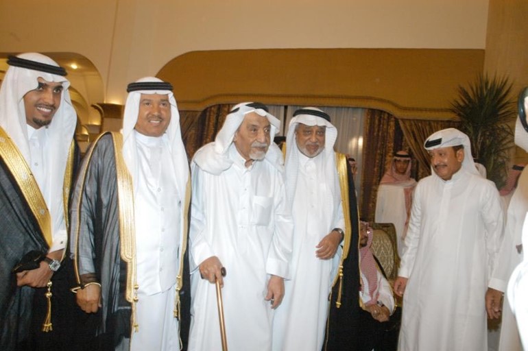 بالصور.. محمد عبده يحتفل بزفاف ابنته على العمودي