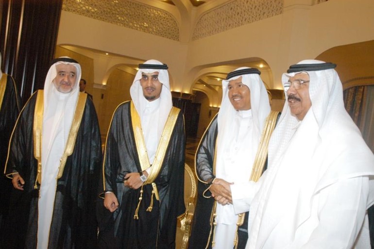 بالصور.. محمد عبده يحتفل بزفاف ابنته على العمودي